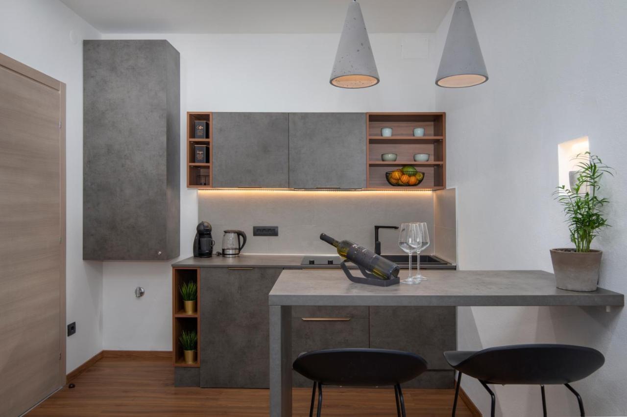 Deluxe Rooms And Apartments Korzo Πούλα Εξωτερικό φωτογραφία